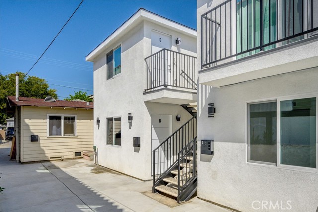 1025 Linden AVE Unit: B