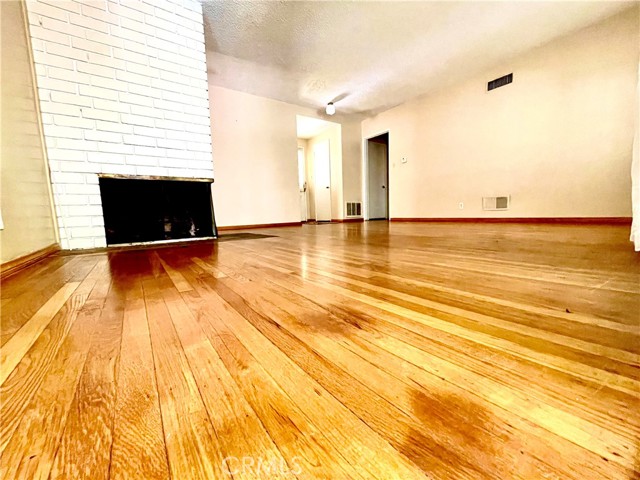 20428 Roscoe Boulevard, Winnetka, CA, 91306 20428 Roscoe Boulevard, Winnetka, CA, 91306