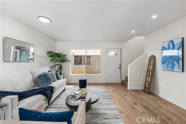 Detail Gallery Image 8 of 58 For 8800 Burnet Ave #15,  North Hills,  CA 91343 - 5 Beds | 3 Baths