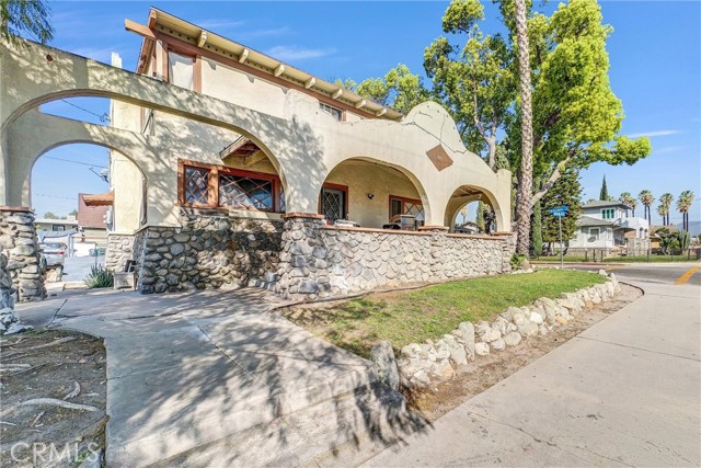 Detail Gallery Image 4 of 16 For 593 N San Antonio, Pomona,  CA 91767 - – Beds | – Baths