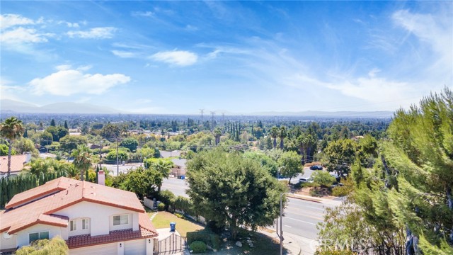 Detail Gallery Image 2 of 59 For 17795 Rinaldi St, Granada Hills,  CA 91344 - 4 Beds | 4 Baths