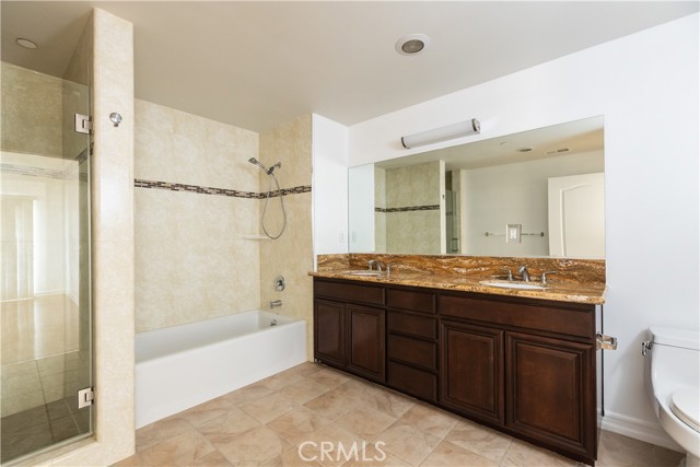 Detail Gallery Image 10 of 14 For 709 S Manhattan Pl #401,  Los Angeles,  CA 90005 - 3 Beds | 2/1 Baths
