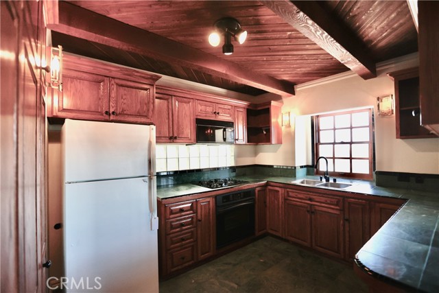 Detail Gallery Image 10 of 45 For 28817 Top of the World Dr, Laguna Beach,  CA 92651 - 2 Beds | 3 Baths