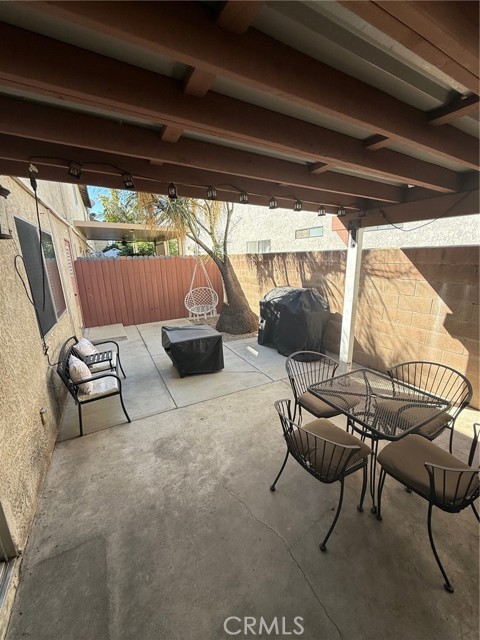 Detail Gallery Image 12 of 21 For 11106 Arminta St #4,  Sun Valley,  CA 91352 - 2 Beds | 1/1 Baths