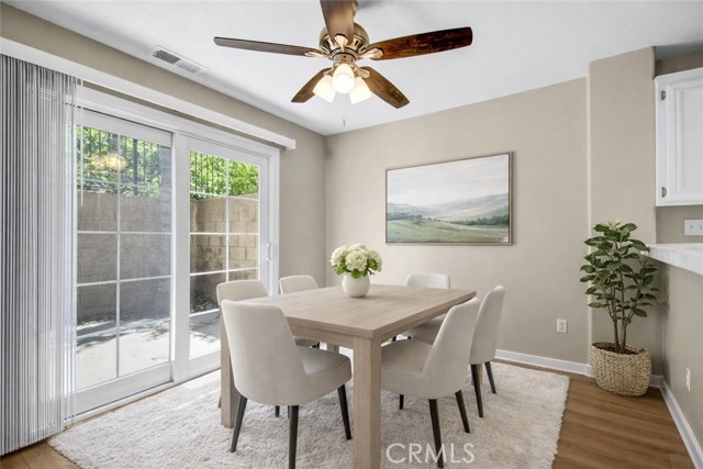 Detail Gallery Image 7 of 26 For 566 Hooper, Simi Valley,  CA 93065 - 3 Beds | 2/1 Baths