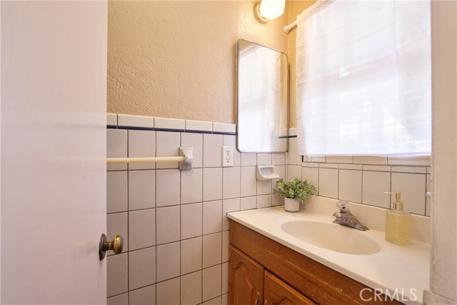 Detail Gallery Image 26 of 62 For 1702 S King St, Santa Ana,  CA 92704 - 3 Beds | 2 Baths