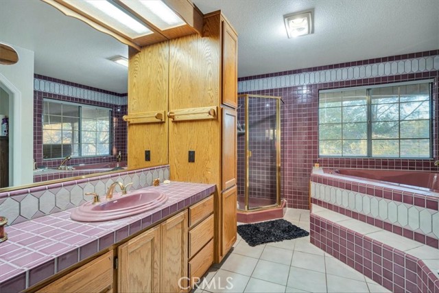 Detail Gallery Image 22 of 37 For 17319 Meadow View Dr, Hidden Valley Lake,  CA 95467 - 5 Beds | 3/1 Baths