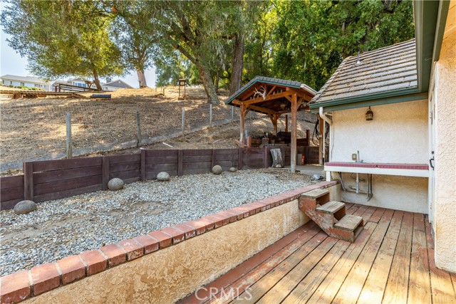 9555 Santa Cruz Road, Atascadero CA: https://media.crmls.org/medias/817e7f49-b77b-479c-9a3e-b04e2cf614d5.jpg