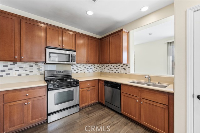 Detail Gallery Image 26 of 28 For 27968 Avalon, Canyon Country,  CA 91351 - 2 Beds | 2 Baths