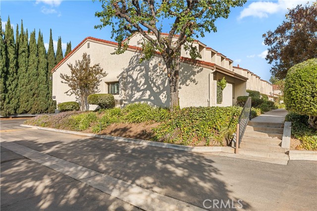 Detail Gallery Image 51 of 52 For 18146 Oxnard #48,  Tarzana,  CA 91356 - 3 Beds | 2/1 Baths