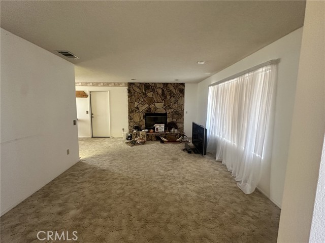 Detail Gallery Image 4 of 15 For 9239 Joshua, Apple Valley,  CA 92308 - 3 Beds | 2 Baths