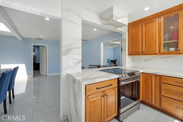 Detail Gallery Image 24 of 58 For 15330 Hart St, Van Nuys,  CA 91406 - 4 Beds | 4 Baths