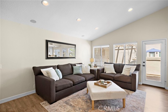 Detail Gallery Image 6 of 31 For 26433 Portola, Mission Viejo,  CA 92692 - 2 Beds | 2 Baths