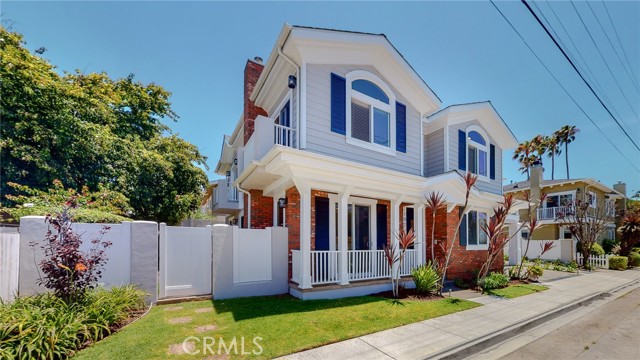 Detail Gallery Image 3 of 75 For 1102 Slauson Ln, Redondo Beach,  CA 90278 - 5 Beds | 4 Baths
