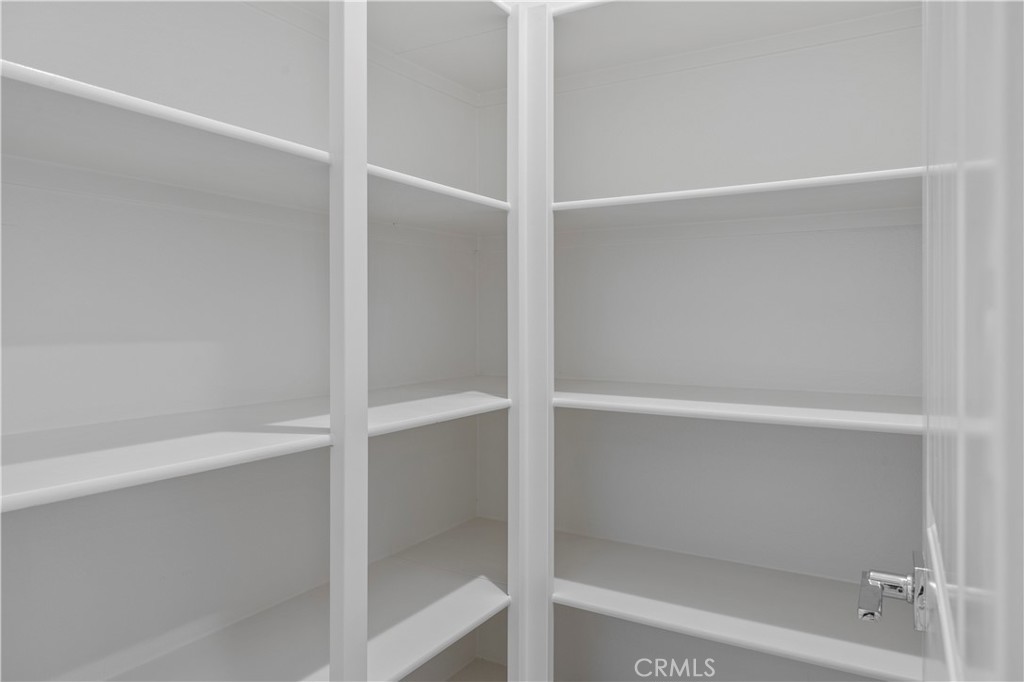 https://media.crmls.org/medias/81803eaa-ead0-4cf6-84b3-63d7ff990db2.jpg?preset=X-Large