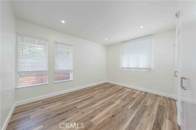 5212 Chablis Circle, Irvine CA: https://media.crmls.org/medias/81806dba-cd05-4a0a-a7d3-30db1940f29b.jpg