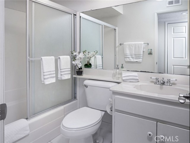 Detail Gallery Image 10 of 23 For 8261 Cape Horn Dr, Huntington Beach,  CA 92646 - 2 Beds | 2 Baths