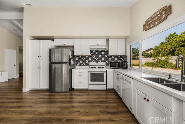 Detail Gallery Image 18 of 29 For 605 W Curie, Santa Ana,  CA 92707 - 4 Beds | 2 Baths