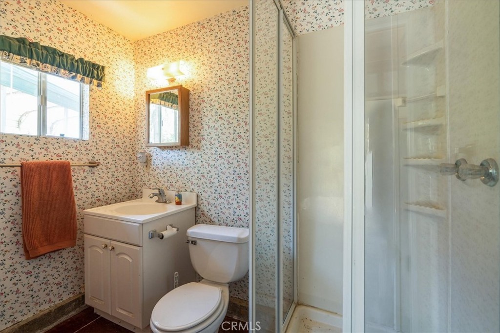 https://media.crmls.org/medias/81819d66-e65b-4d05-ba59-b23f1a699d60.jpg?preset=X-Large