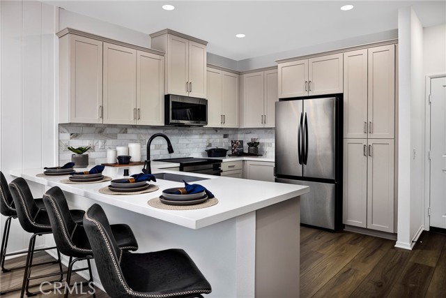 Detail Gallery Image 5 of 32 For 3931 E. Kenyon Paseo, Ontario,  CA 91761 - 3 Beds | 2/1 Baths