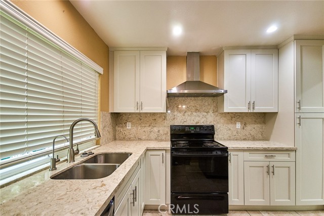881 Hartford Lane, La Habra CA: https://media.crmls.org/medias/8182f568-ae88-479b-b1a0-5b19972ad63a.jpg