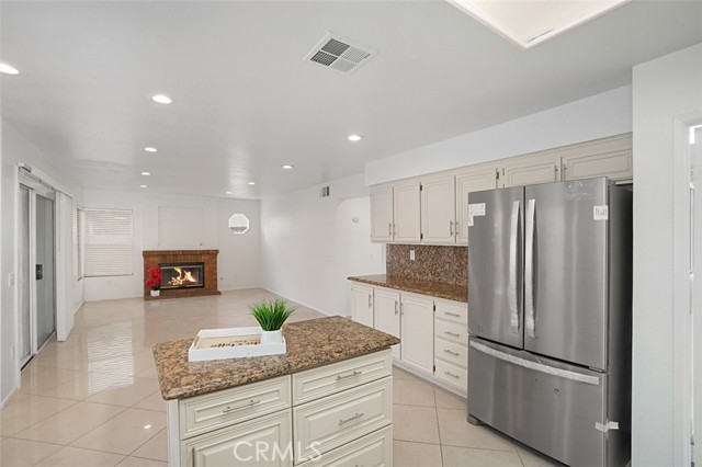 Detail Gallery Image 10 of 32 For 13099 Palisade Pl, Moreno Valley,  CA 92553 - 4 Beds | 3 Baths