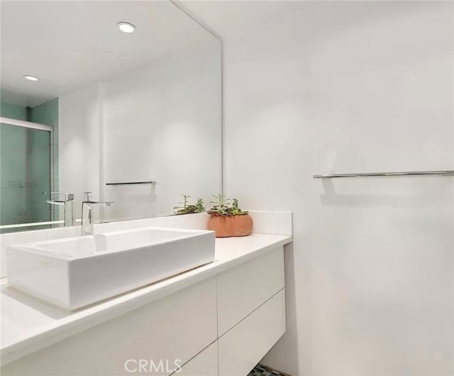 Detail Gallery Image 6 of 16 For 750 N Kings Rd #325,  West Hollywood,  CA 90069 - 1 Beds | 1 Baths