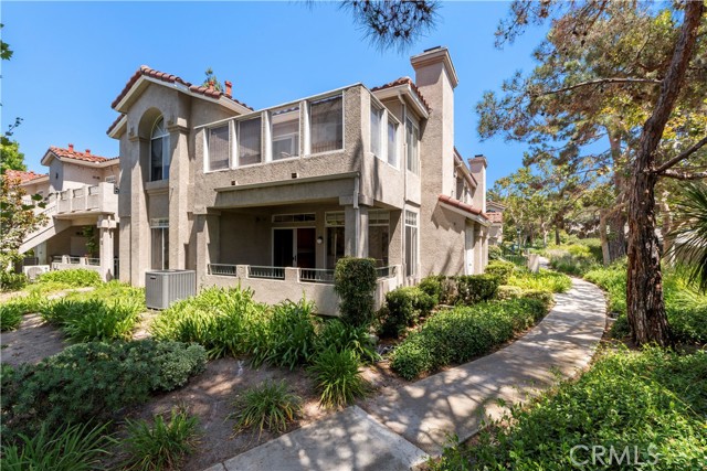 28 Sandpiper Lane, Aliso Viejo CA: https://media.crmls.org/medias/81842c28-8747-486e-9510-eb8f0f772f0f.jpg