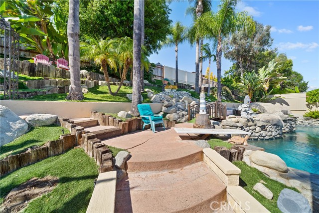 25261 Grissom Road, Laguna Hills CA: https://media.crmls.org/medias/81846900-cf56-4503-a910-b3e445318345.jpg