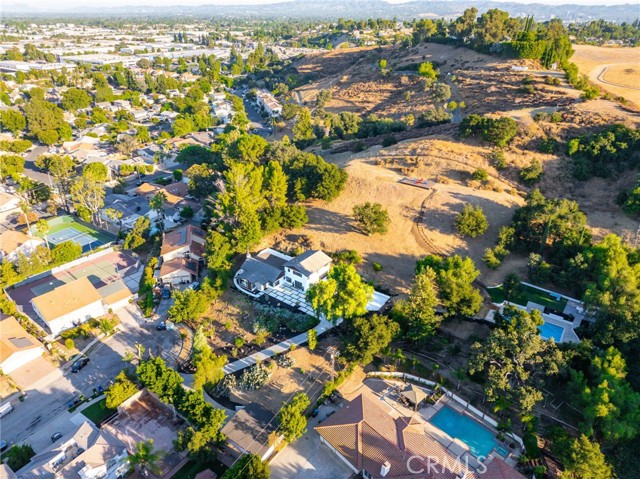 9425 Gierson Avenue, Chatsworth CA: https://media.crmls.org/medias/8184d831-14ff-4a9e-ace8-47d83d352dca.jpg