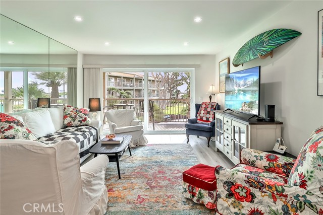 Detail Gallery Image 4 of 51 For 763 Reef Cir, Port Hueneme,  CA 93041 - 2 Beds | 2 Baths