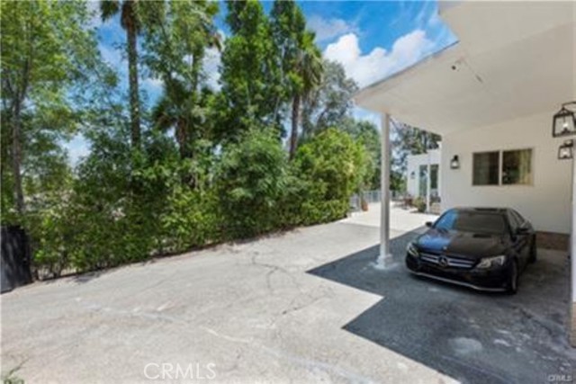 Detail Gallery Image 18 of 25 For 5353 Shirley Ave, Tarzana,  CA 91316 - 5 Beds | 4 Baths