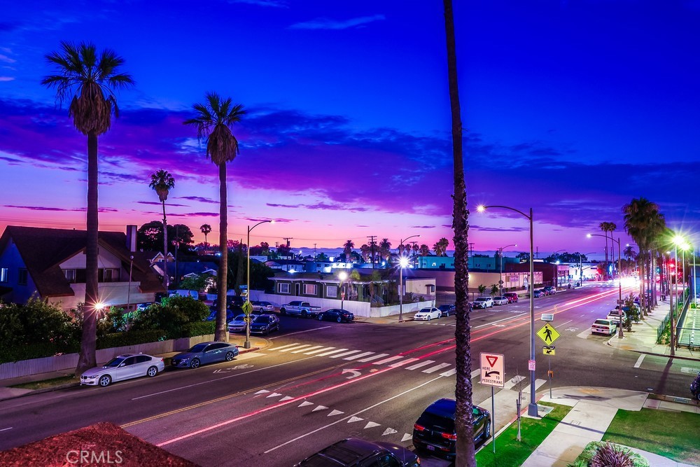 https://media.crmls.org/medias/81858f2d-691c-44c0-9c78-eaee30f73a8d.jpg?preset=X-Large