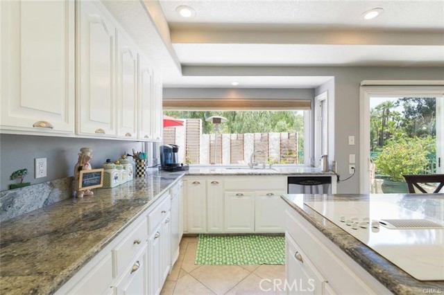 1802 Prince Albert Drive, Riverside CA: https://media.crmls.org/medias/81861107-275c-4fcc-9613-cc1aaae922cc.jpg