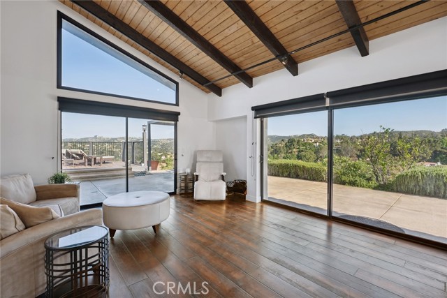 Detail Gallery Image 15 of 67 For 4372 Park Vicente, Calabasas,  CA 91302 - 4 Beds | 4/1 Baths