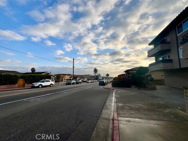 https://media.crmls.org/medias/8186cf44-5946-423c-9234-b90a4ad3359a.jpg?preset=X-Large