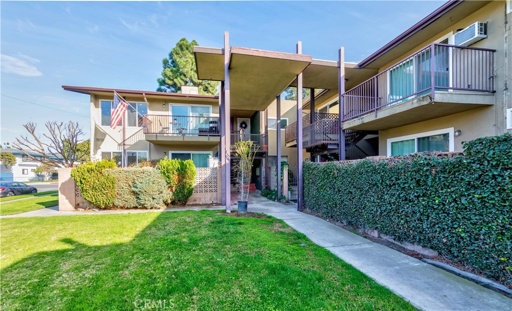 1850 W Greenleaf Avenue #G