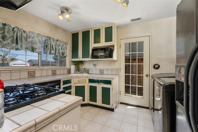 Detail Gallery Image 9 of 29 For 6002 Welde Cir, Huntington Beach,  CA 92647 - 3 Beds | 2 Baths