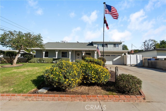 Detail Gallery Image 2 of 31 For 2920 Cheyenne, Riverside,  CA 92506 - 4 Beds | 3 Baths