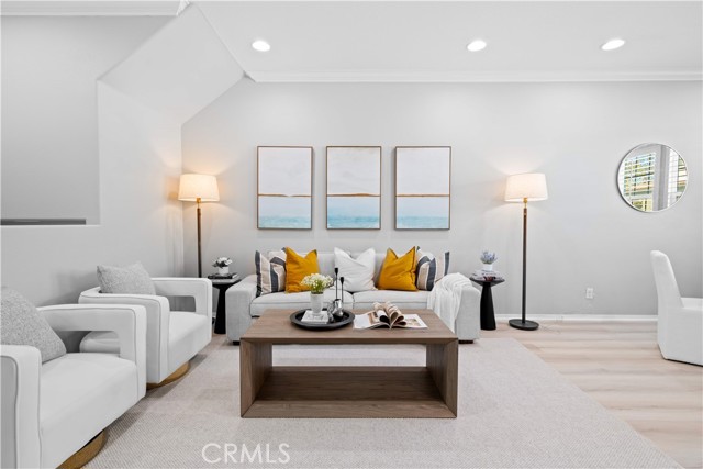 Detail Gallery Image 5 of 38 For 15212 Cambridge St, Tustin,  CA 92782 - 2 Beds | 2/1 Baths