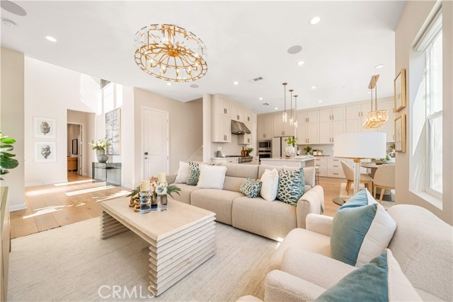 Detail Gallery Image 10 of 64 For 250 Newton, Lake Forest,  CA 92630 - 5 Beds | 4 Baths