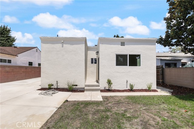 11210 Oak Street, El Monte CA: https://media.crmls.org/medias/8187b752-6a0d-45ed-9b14-73fc5dad08fc.jpg