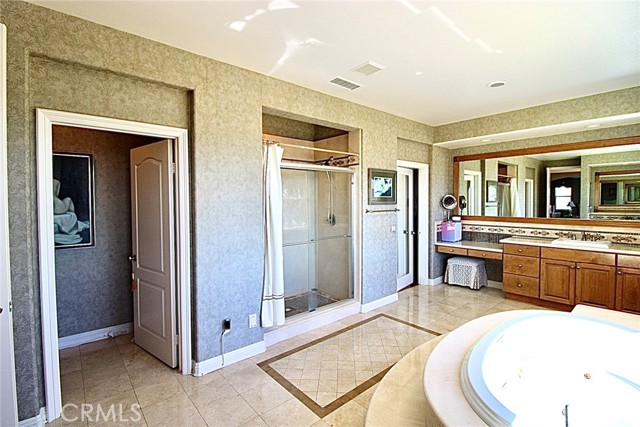 Detail Gallery Image 10 of 16 For 20424 via Sansovino, Los Angeles,  CA 91326 - 4 Beds | 4/1 Baths