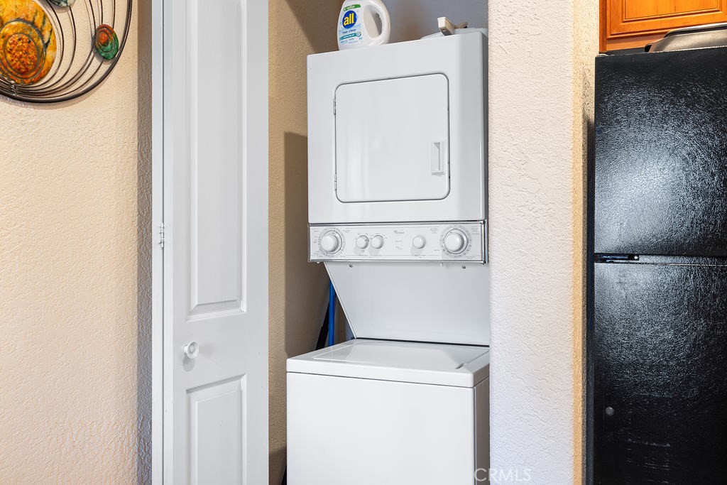 https://media.crmls.org/medias/818b3e4a-acbd-4939-85e8-b7ac8dc5c41d.jpg?preset=X-Large