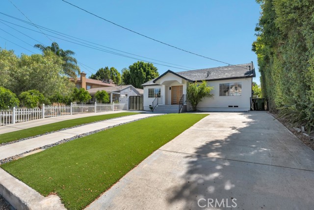 5434 Sylvia Avenue, Tarzana CA: https://media.crmls.org/medias/818b55df-1e17-484f-b3a2-418accee3c30.jpg