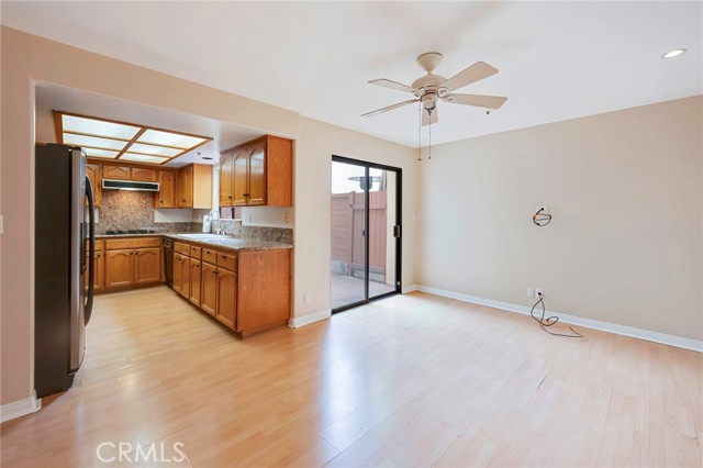 1161 SPAZIER Avenue, Glendale CA: https://media.crmls.org/medias/818bc113-e8dc-4ae6-8abf-3dd0db13709f.jpg