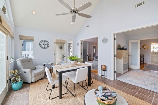 Detail Gallery Image 5 of 33 For 208 W Avenida De Los Lobos Marinos, San Clemente,  CA 92672 - 2 Beds | 2 Baths