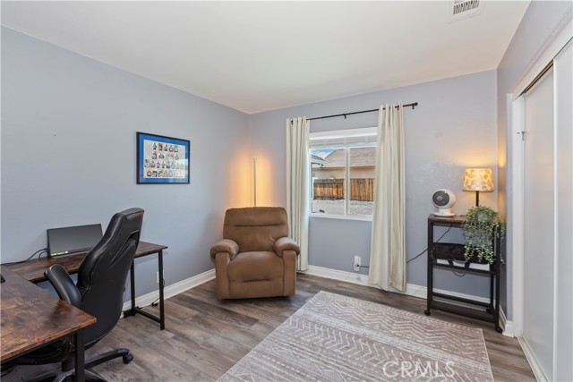 21269 Chardonnay Drive, Apple Valley CA: https://media.crmls.org/medias/818d410b-8446-46cd-b6a8-4f82032f1b5b.jpg