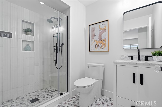 Image 12 of 26 For 2364 Duane Street 5