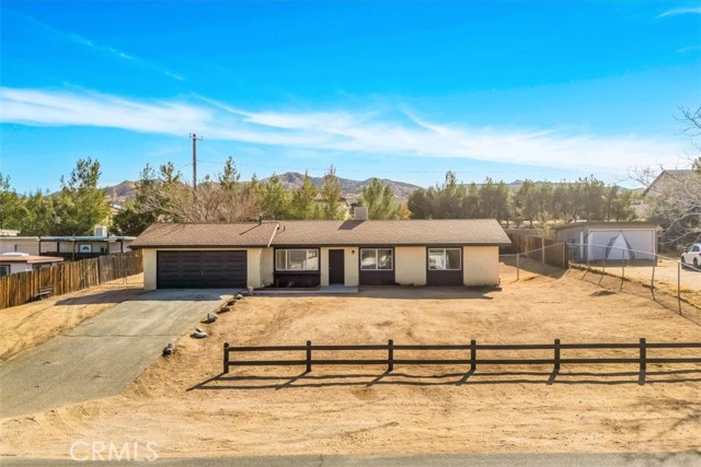 Detail Gallery Image 3 of 32 For 56205 Navajo Trl, Yucca Valley,  CA 92284 - 3 Beds | 2 Baths